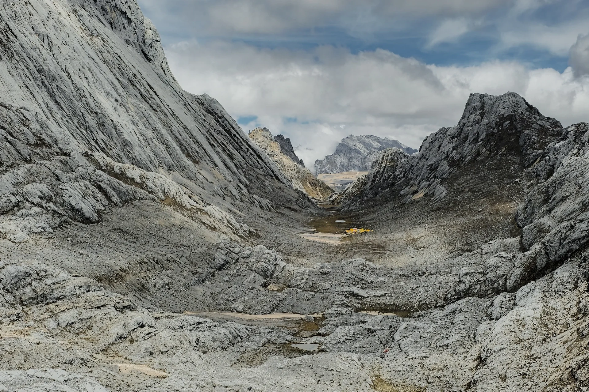 Carstensz Pyramid landing fotka